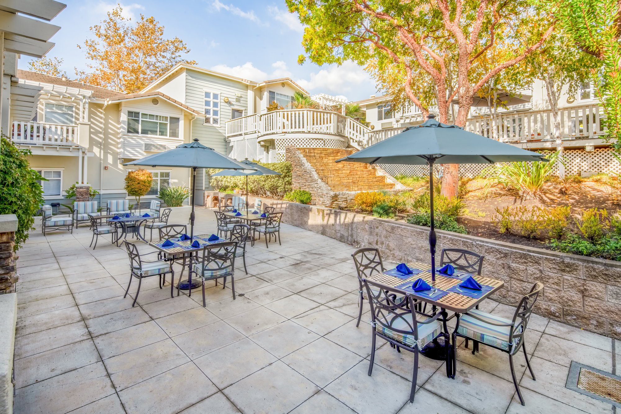 28_MC Courtyard_FMT_-116-Edit