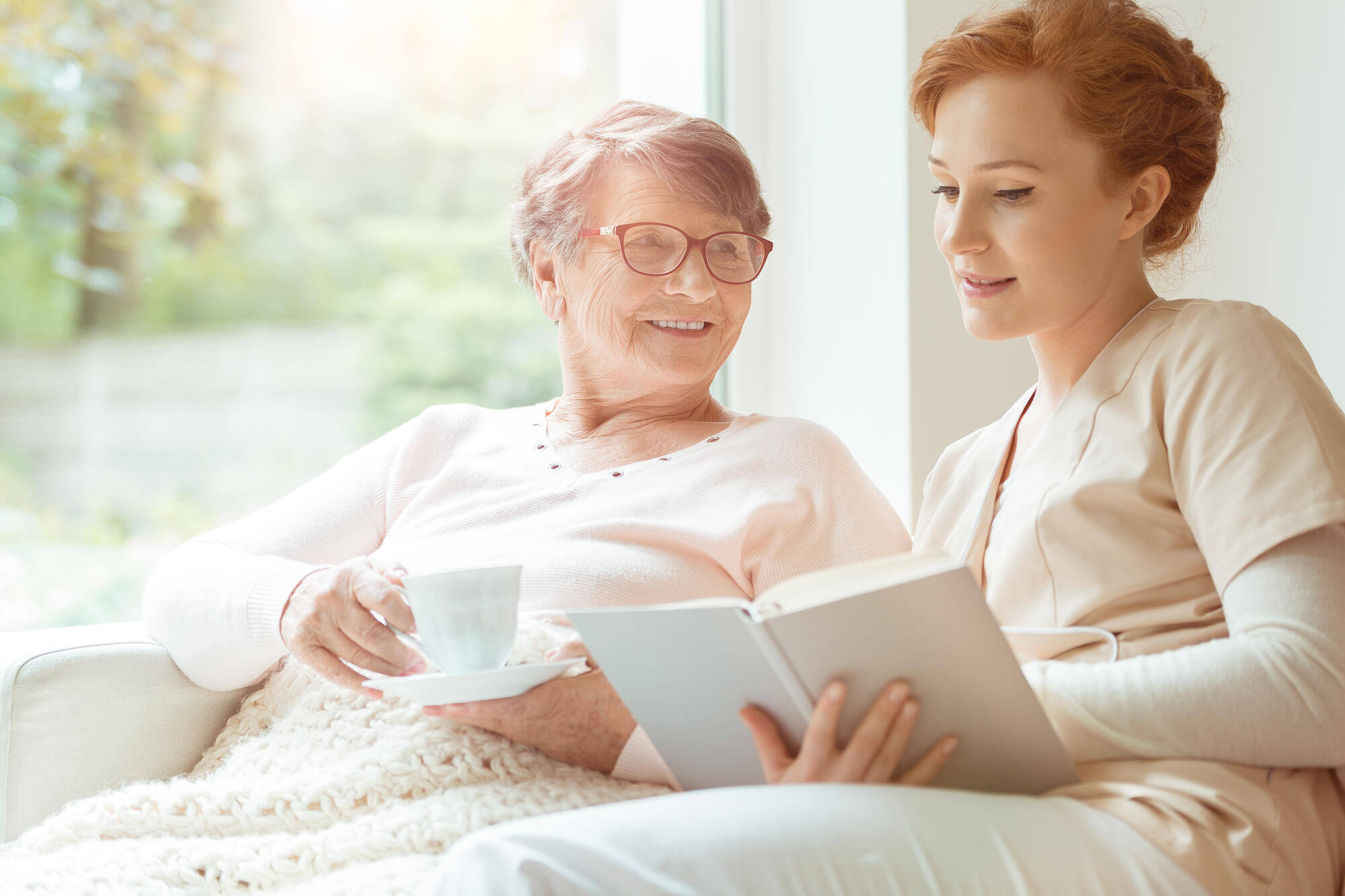 When to Move from Assisted Living to Memory Care: Key Signs